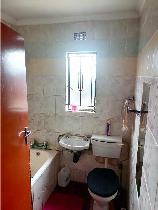 11 Bedroom Property for Sale in Isiphetweni Gauteng