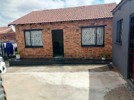 11 Bedroom Property for Sale in Isiphetweni Gauteng