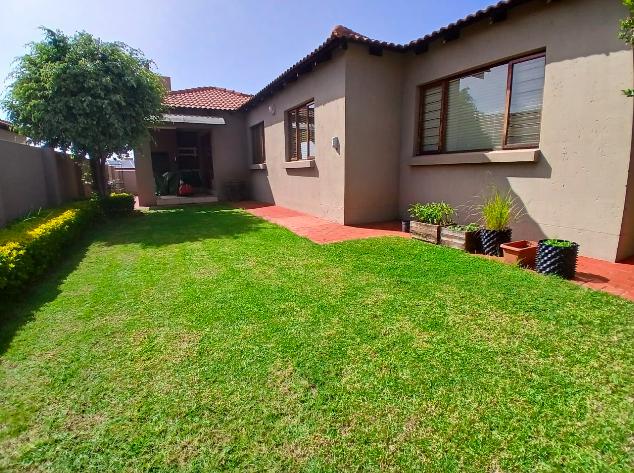 3 Bedroom Property for Sale in Thatchfield Gauteng