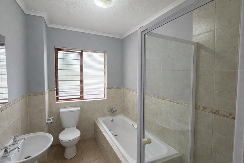 2 Bedroom Property for Sale in Montana Tuine Gauteng