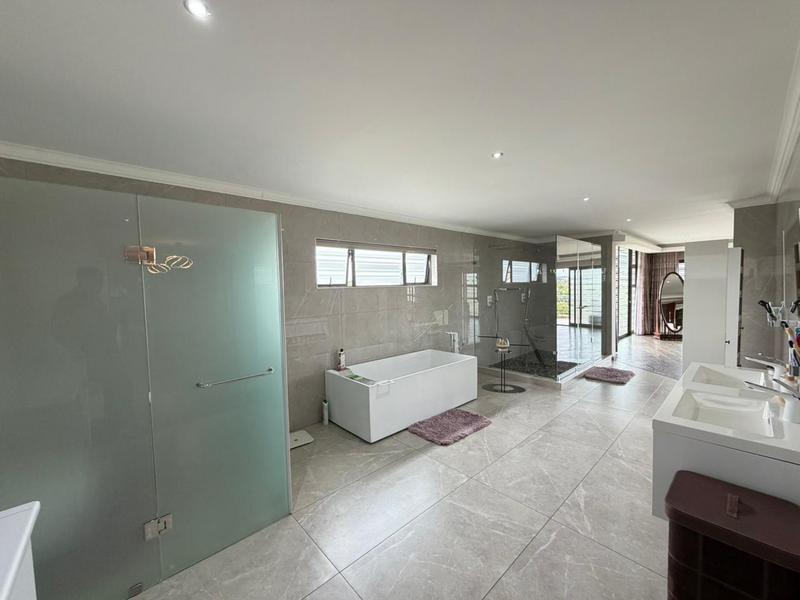 5 Bedroom Property for Sale in Blue Valley Golf Estate Gauteng