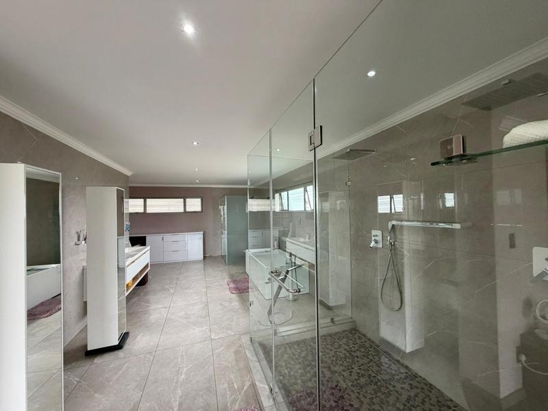 5 Bedroom Property for Sale in Blue Valley Golf Estate Gauteng