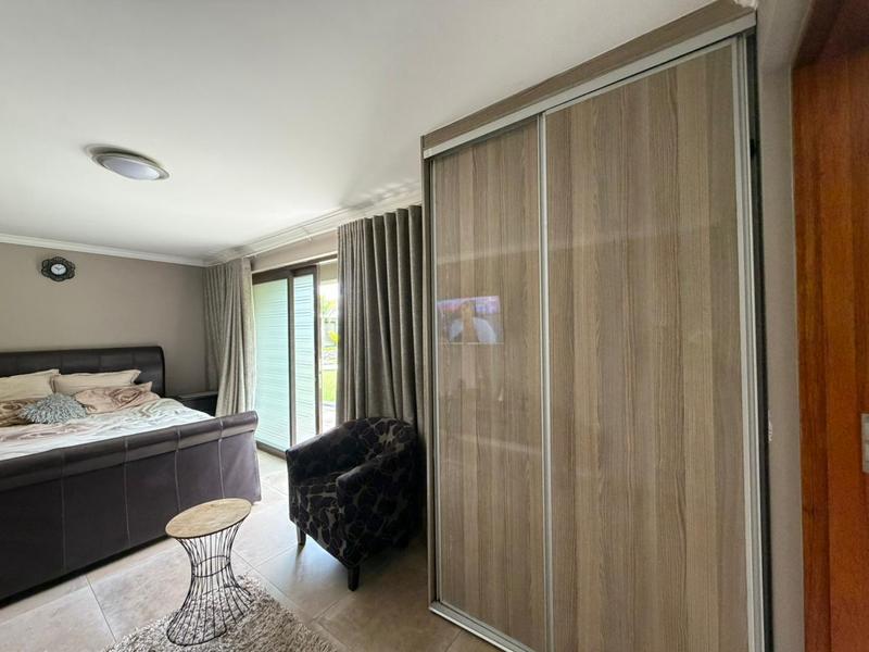 5 Bedroom Property for Sale in Blue Valley Golf Estate Gauteng