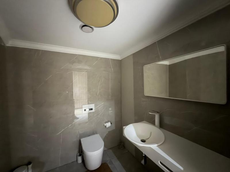 5 Bedroom Property for Sale in Blue Valley Golf Estate Gauteng