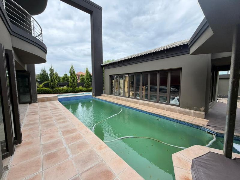 5 Bedroom Property for Sale in Blue Valley Golf Estate Gauteng