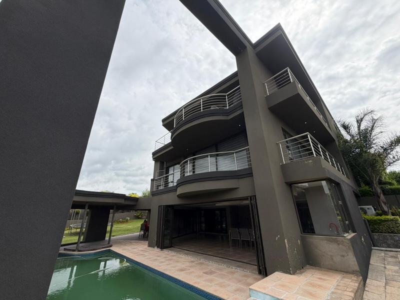 5 Bedroom Property for Sale in Blue Valley Golf Estate Gauteng
