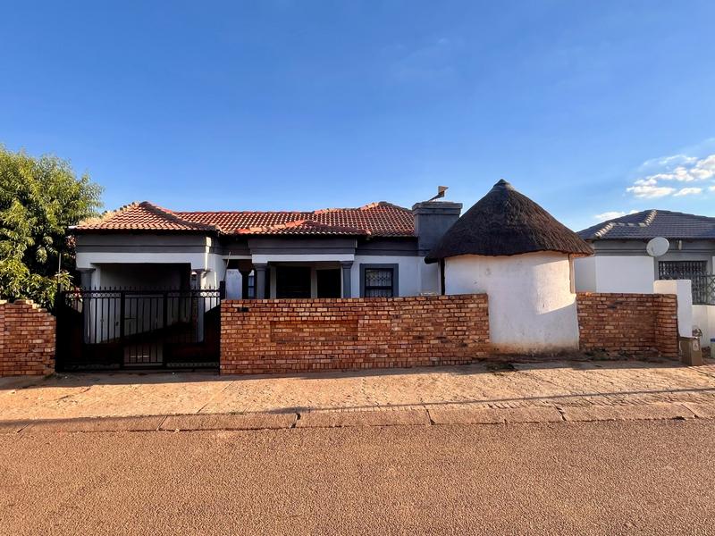 6 Bedroom Property for Sale in Mahube Valley Gauteng