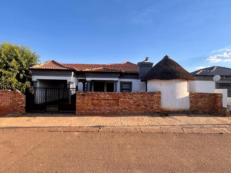 6 Bedroom Property for Sale in Mahube Valley Gauteng