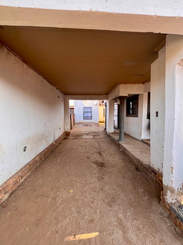 6 Bedroom Property for Sale in Mahube Valley Gauteng