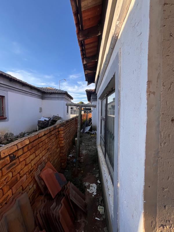 6 Bedroom Property for Sale in Mahube Valley Gauteng