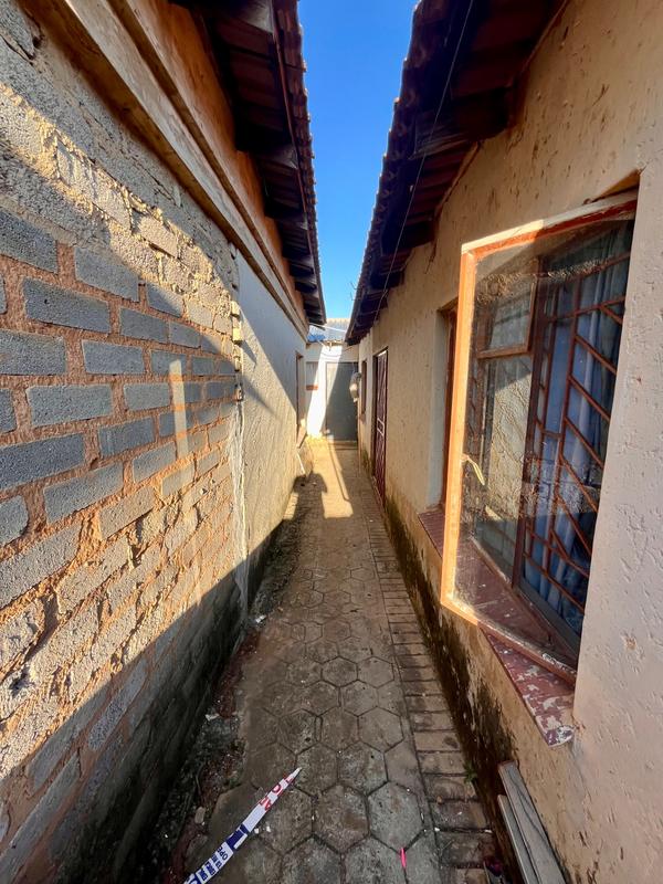 6 Bedroom Property for Sale in Mahube Valley Gauteng