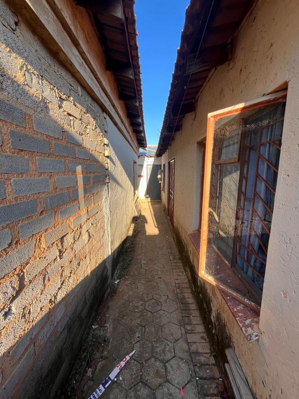 6 Bedroom Property for Sale in Mahube Valley Gauteng