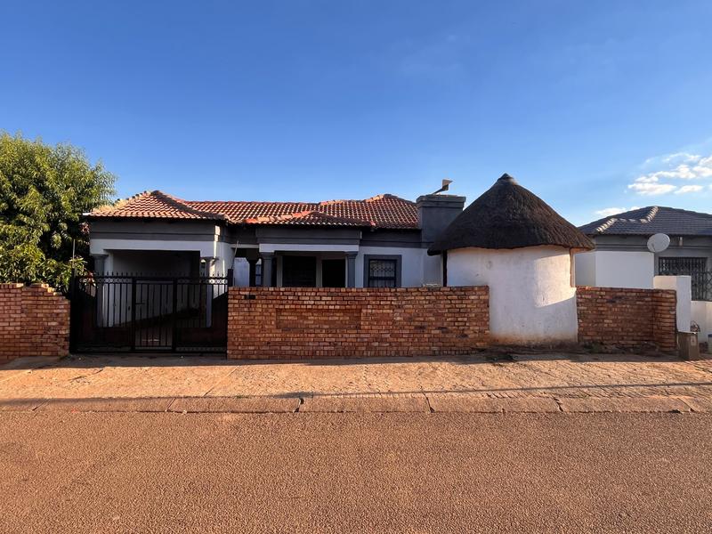 6 Bedroom Property for Sale in Mahube Valley Gauteng