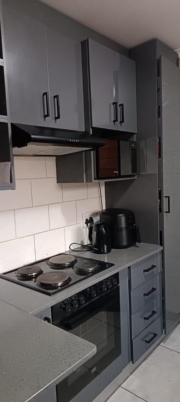 2 Bedroom Property for Sale in Clayville Gauteng