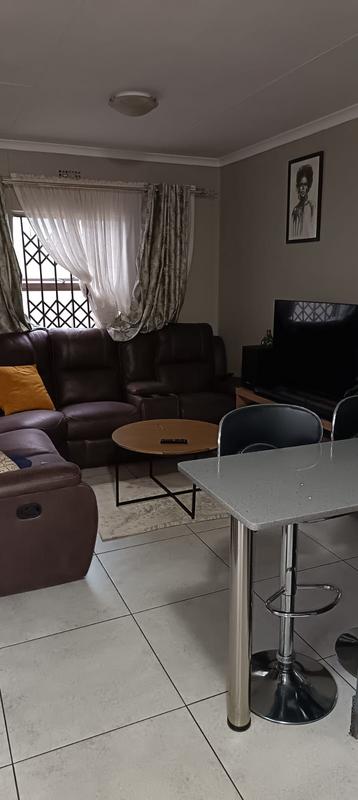 2 Bedroom Property for Sale in Clayville Gauteng