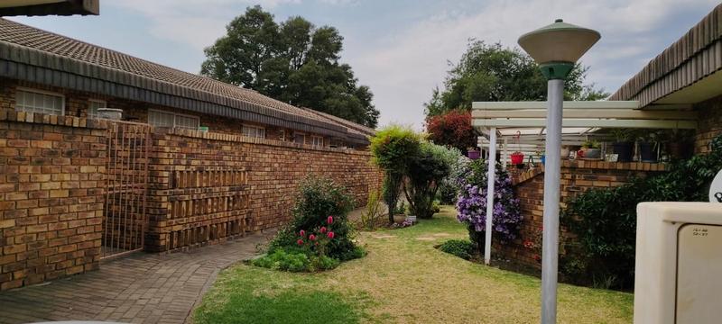 1 Bedroom Property for Sale in Norton Park Gauteng