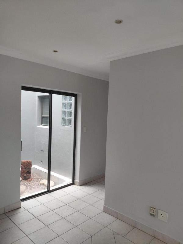 To Let 4 Bedroom Property for Rent in Bedfordview Gauteng