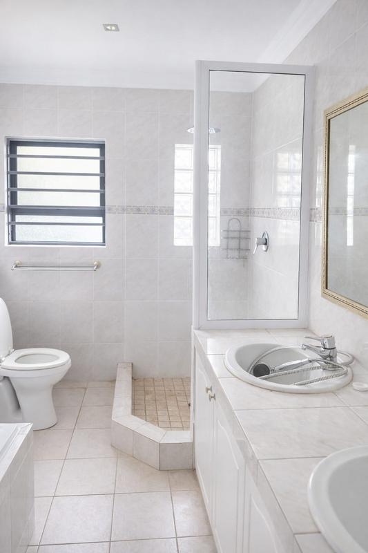 To Let 4 Bedroom Property for Rent in Bedfordview Gauteng