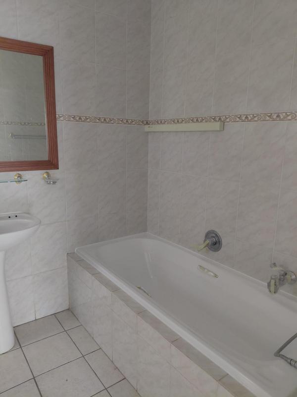 To Let 4 Bedroom Property for Rent in Bedfordview Gauteng