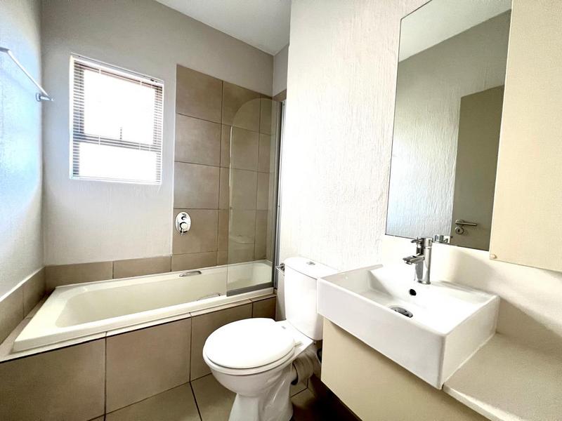 2 Bedroom Property for Sale in Broadacres Gauteng