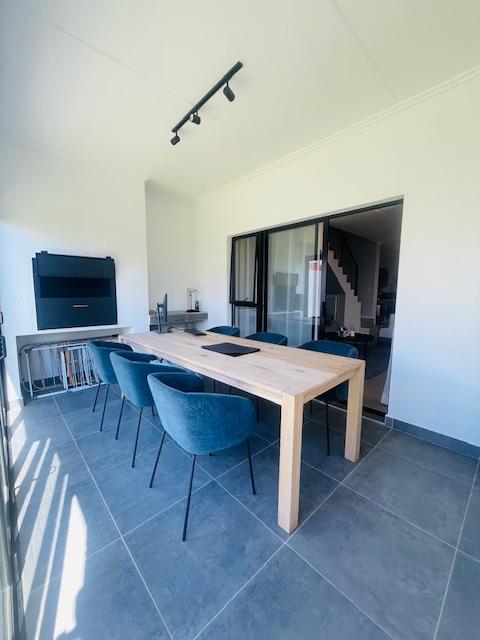 2 Bedroom Property for Sale in Bryanston Gauteng