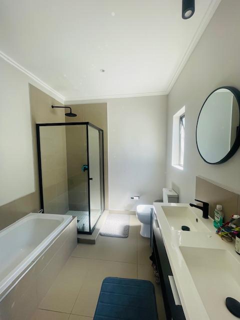 2 Bedroom Property for Sale in Bryanston Gauteng