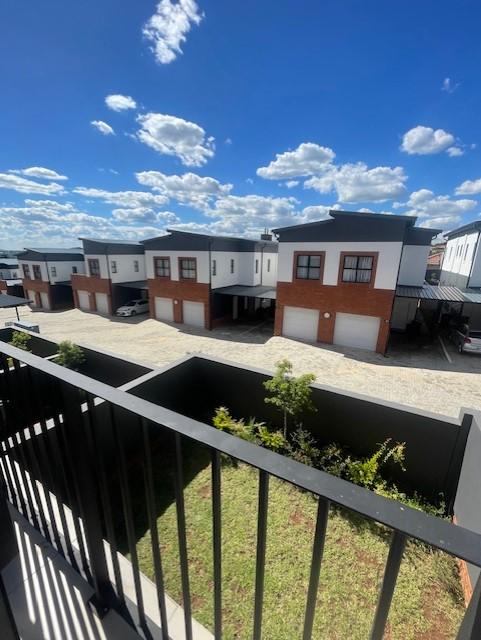 2 Bedroom Property for Sale in Bryanston Gauteng