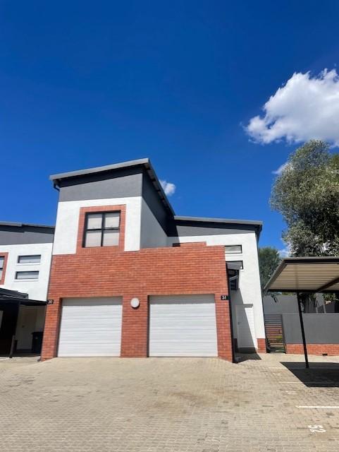 2 Bedroom Property for Sale in Bryanston Gauteng