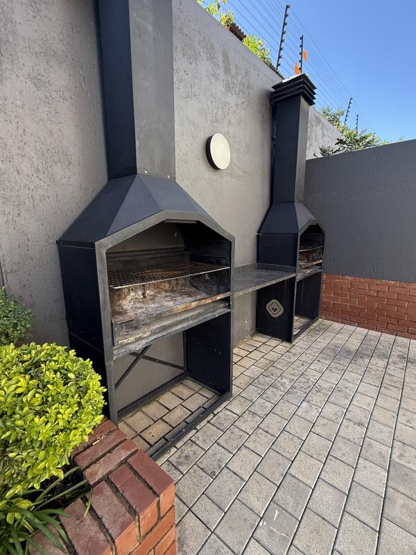2 Bedroom Property for Sale in Bryanston Gauteng