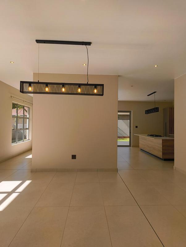To Let 4 Bedroom Property for Rent in Waterkloof A H Gauteng