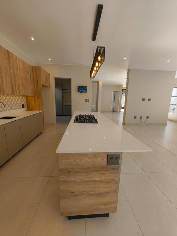 To Let 4 Bedroom Property for Rent in Waterkloof A H Gauteng