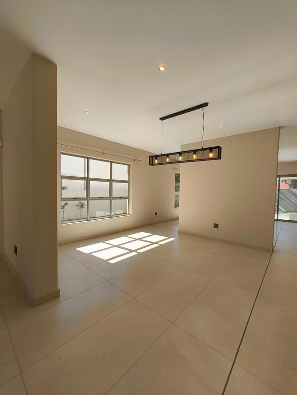 To Let 4 Bedroom Property for Rent in Waterkloof A H Gauteng