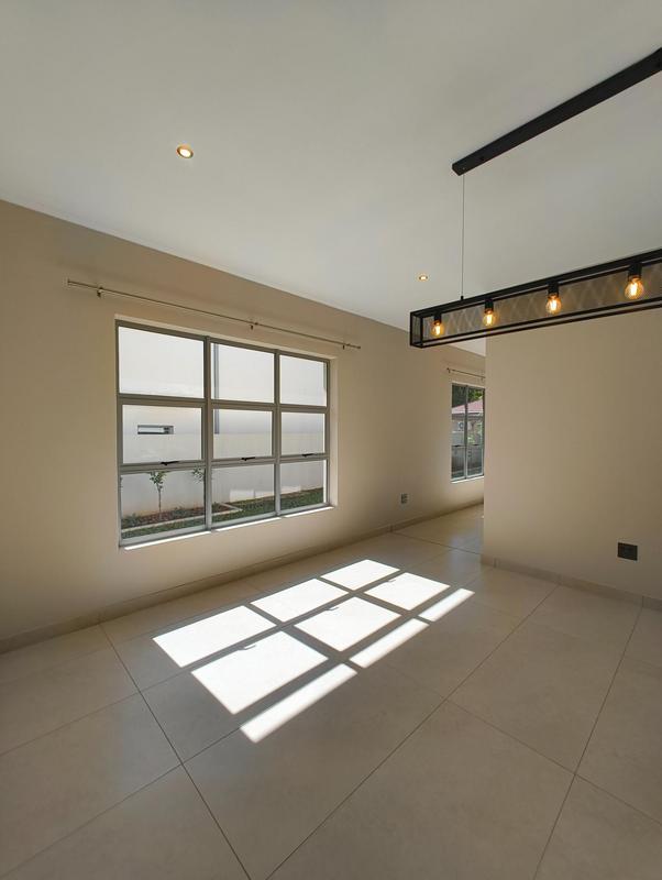 To Let 4 Bedroom Property for Rent in Waterkloof A H Gauteng