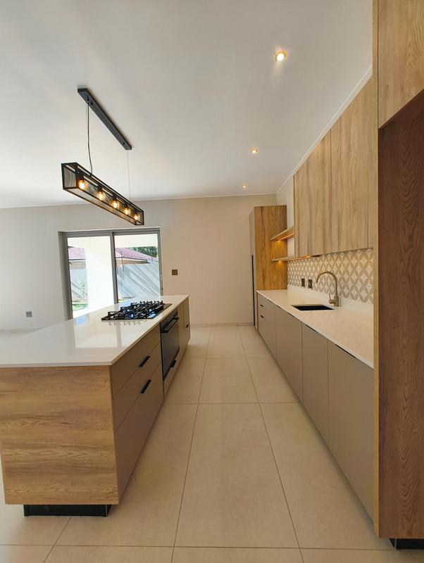 To Let 4 Bedroom Property for Rent in Waterkloof A H Gauteng
