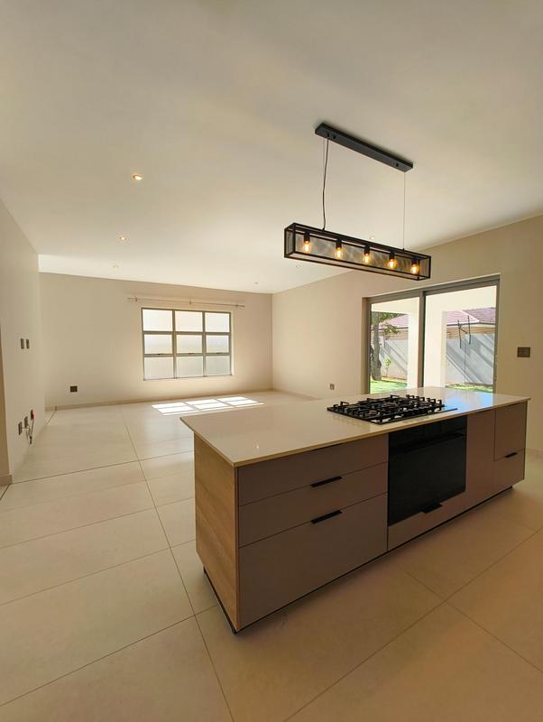 To Let 4 Bedroom Property for Rent in Waterkloof A H Gauteng