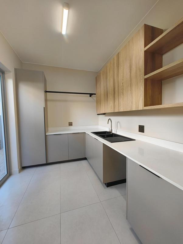 To Let 4 Bedroom Property for Rent in Waterkloof A H Gauteng