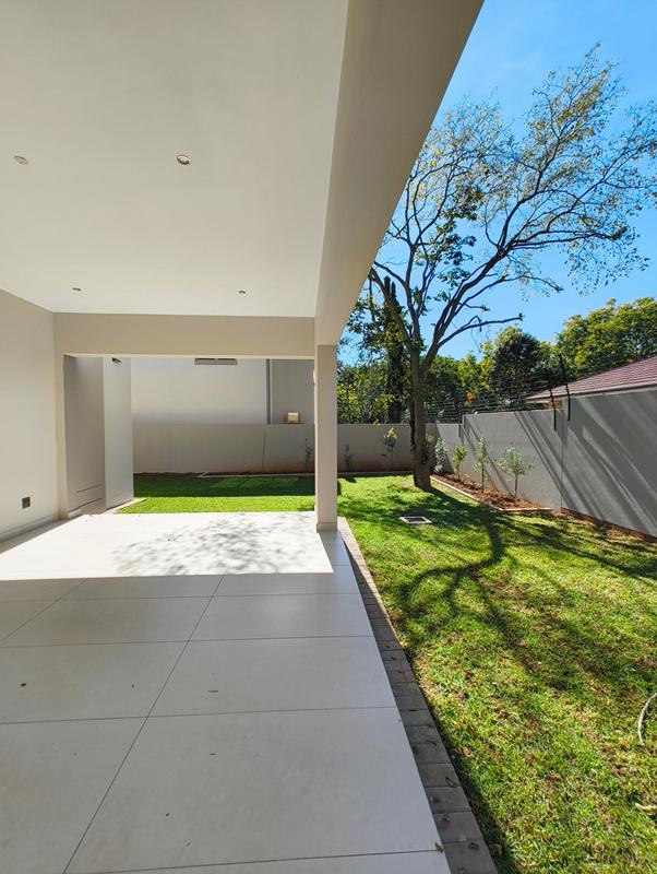 To Let 4 Bedroom Property for Rent in Waterkloof A H Gauteng
