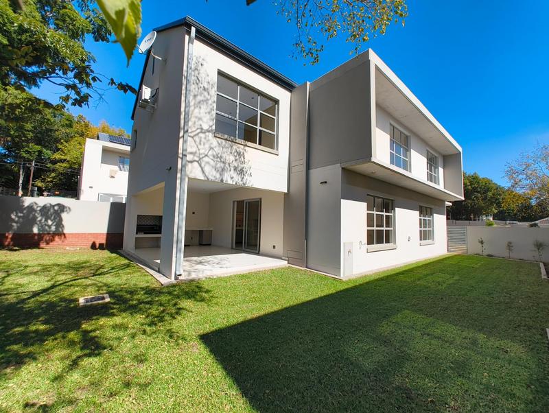 To Let 4 Bedroom Property for Rent in Waterkloof A H Gauteng