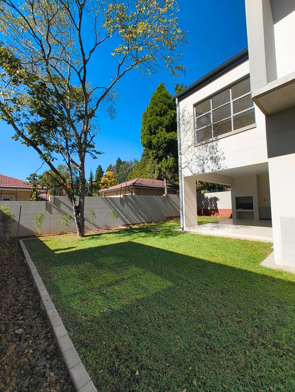 To Let 4 Bedroom Property for Rent in Waterkloof A H Gauteng