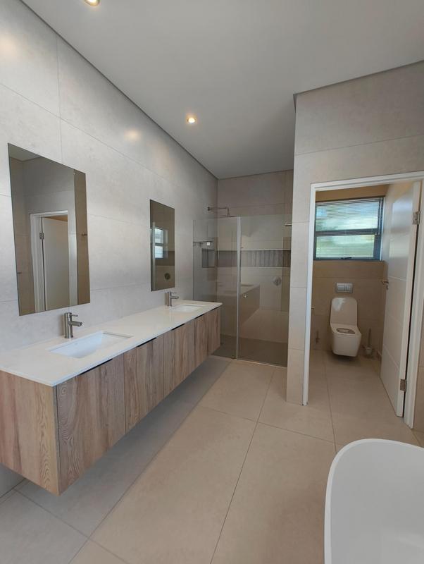 To Let 4 Bedroom Property for Rent in Waterkloof A H Gauteng