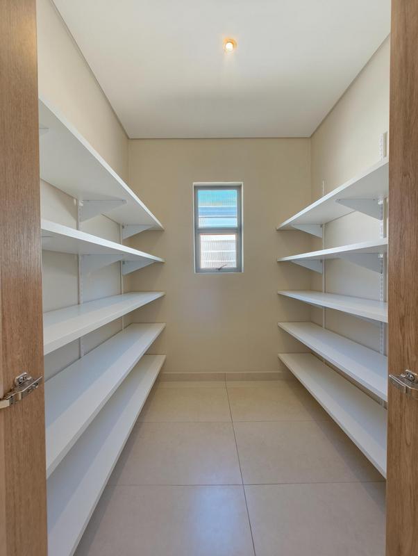 To Let 4 Bedroom Property for Rent in Waterkloof A H Gauteng