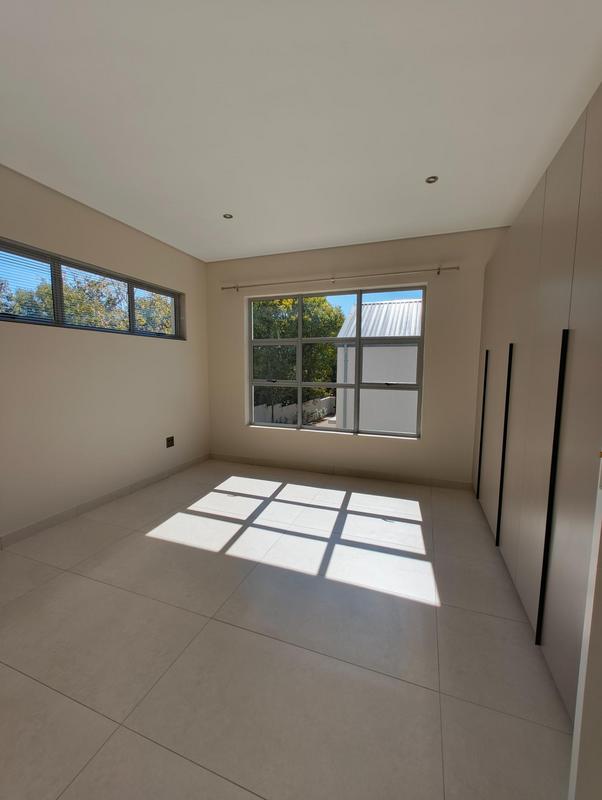 To Let 4 Bedroom Property for Rent in Waterkloof A H Gauteng