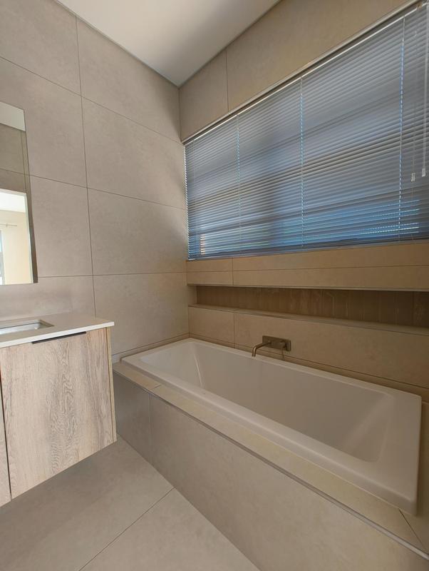 To Let 4 Bedroom Property for Rent in Waterkloof A H Gauteng