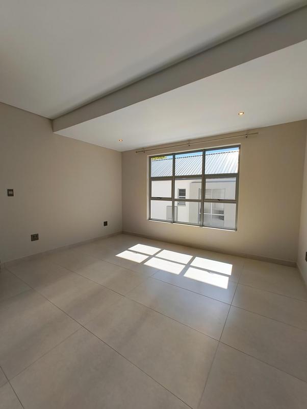 To Let 4 Bedroom Property for Rent in Waterkloof A H Gauteng