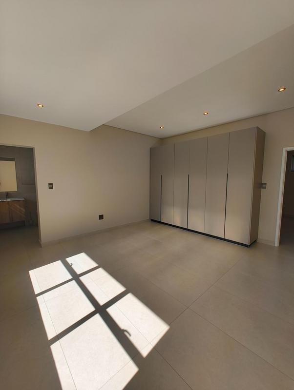 To Let 4 Bedroom Property for Rent in Waterkloof A H Gauteng
