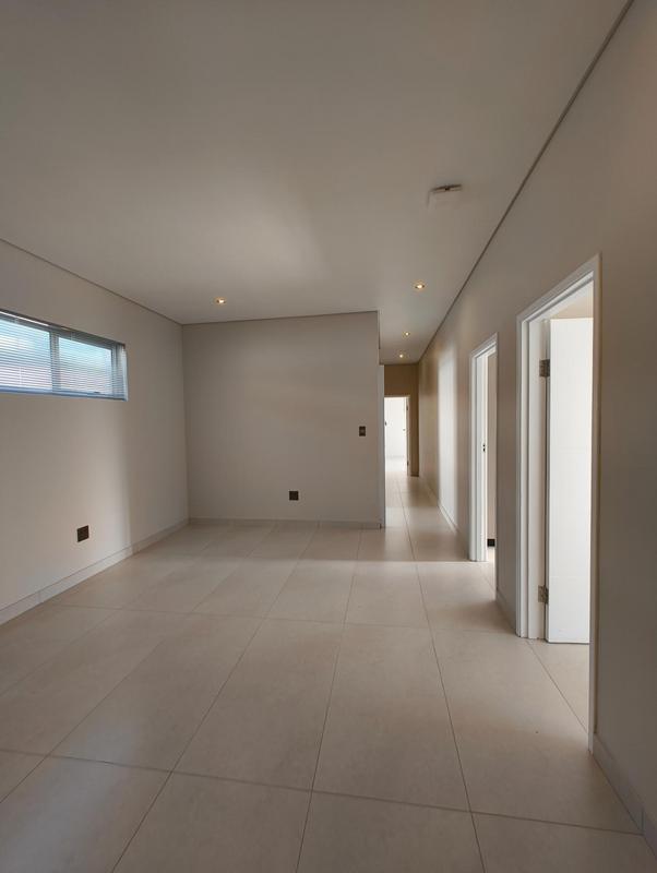 To Let 4 Bedroom Property for Rent in Waterkloof A H Gauteng