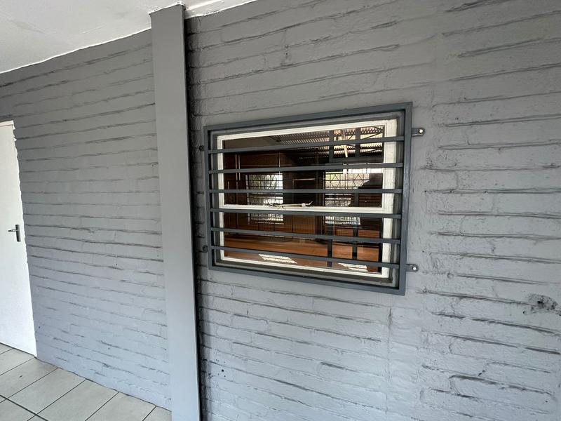 To Let commercial Property for Rent in Halfway House Gauteng