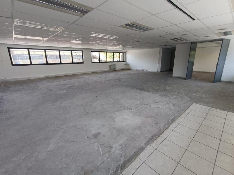 To Let commercial Property for Rent in Randjespark Gauteng