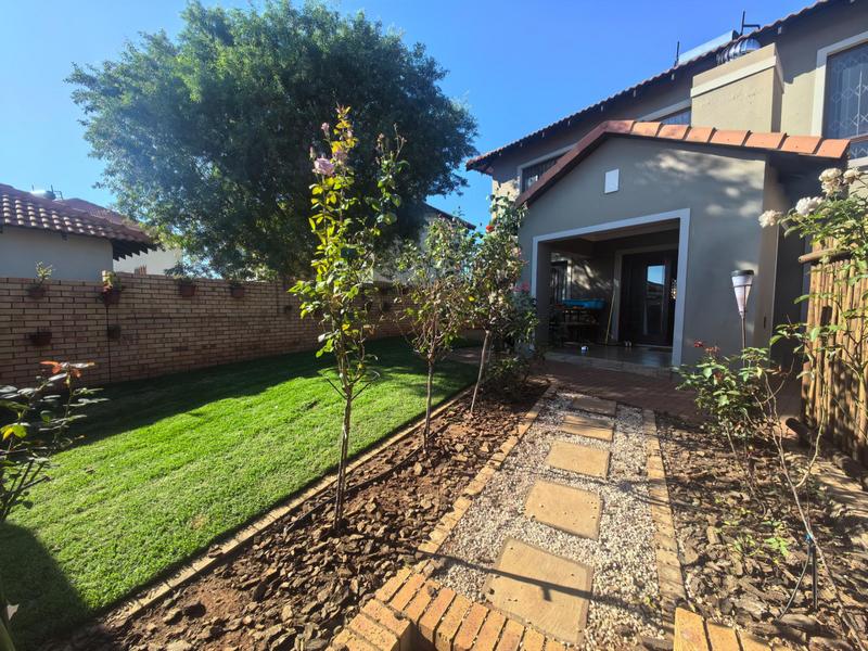 3 Bedroom Property for Sale in Monavoni Gauteng