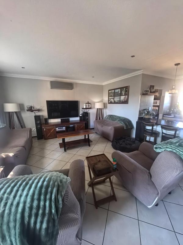 3 Bedroom Property for Sale in Monavoni Gauteng